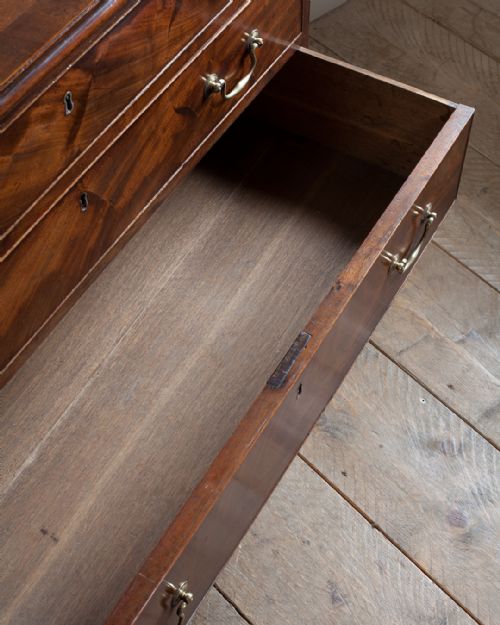 GEORGE III MAHOGANY CHEST OF DRAWERS - ADDITIONAL PHOTO 4