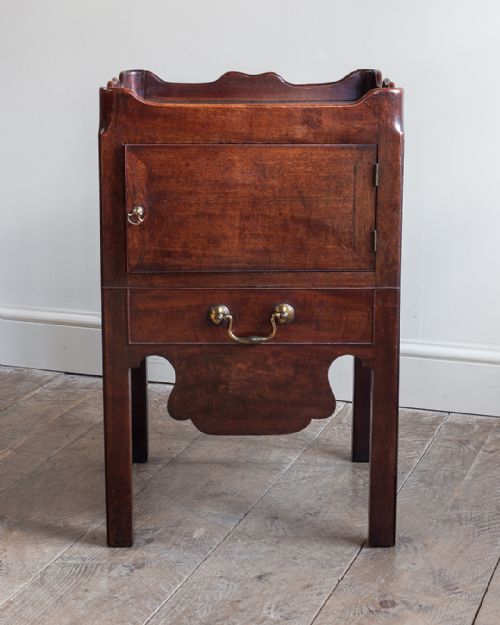 GEORGIAN MAHOGANY NIGHTSTAND - ADDITIONAL PHOTO 1