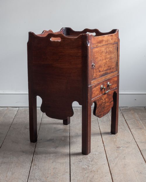 GEORGIAN MAHOGANY NIGHTSTAND - ADDITIONAL PHOTO 3