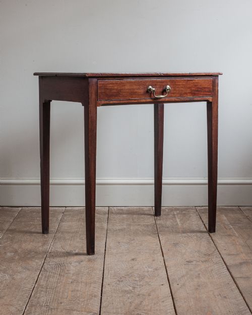 george iii mahogany side table - CATEGORY: ANTIQUE TABLES - DATED 18TH CENTURY