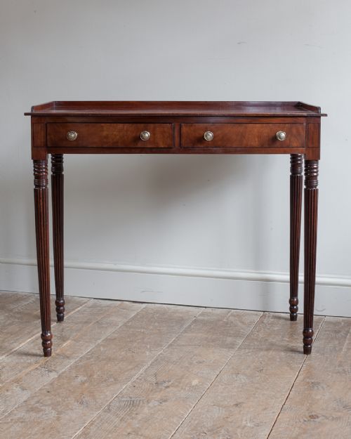 ELEGANT REGENCY MAHOGANY SIDE TABLE - ADDITIONAL PHOTO 2