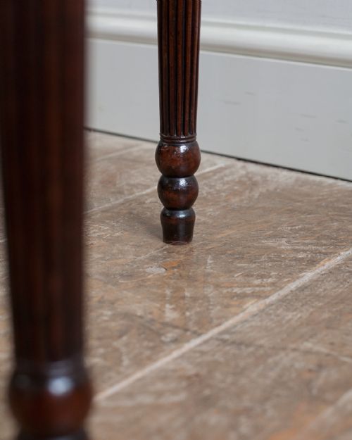ELEGANT REGENCY MAHOGANY SIDE TABLE - ADDITIONAL PHOTO 9