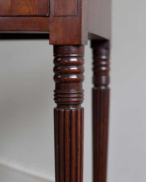 ELEGANT REGENCY MAHOGANY SIDE TABLE - ADDITIONAL PHOTO 10