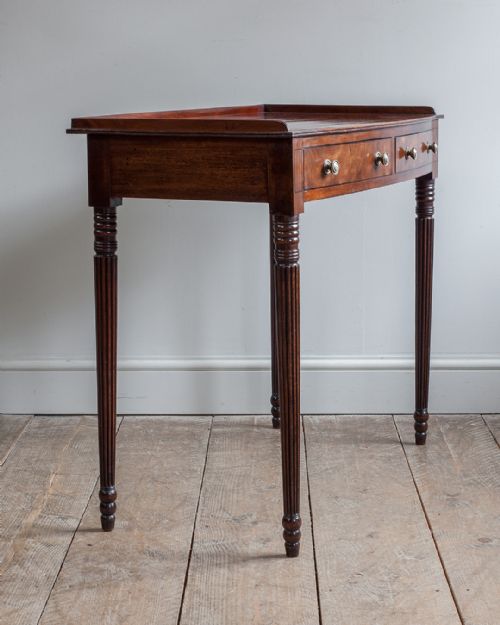 ELEGANT REGENCY MAHOGANY SIDE TABLE - ADDITIONAL PHOTO 11