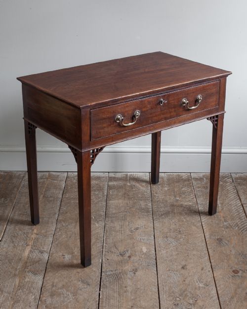 18TH CENTURY MAHOGANY SIDE TABLE - ADDITIONAL PHOTO 1