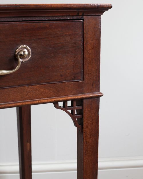 18TH CENTURY MAHOGANY SIDE TABLE - ADDITIONAL PHOTO 5