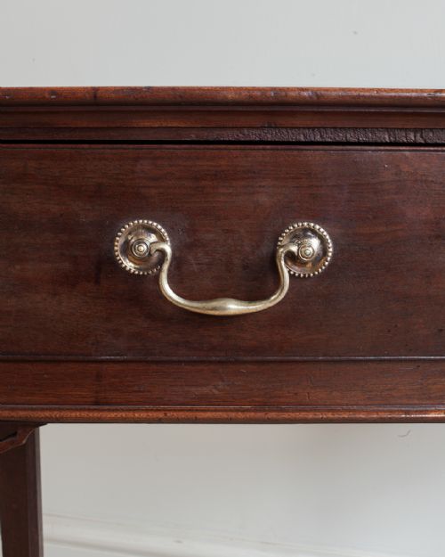 18TH CENTURY MAHOGANY SIDE TABLE - ADDITIONAL PHOTO 6