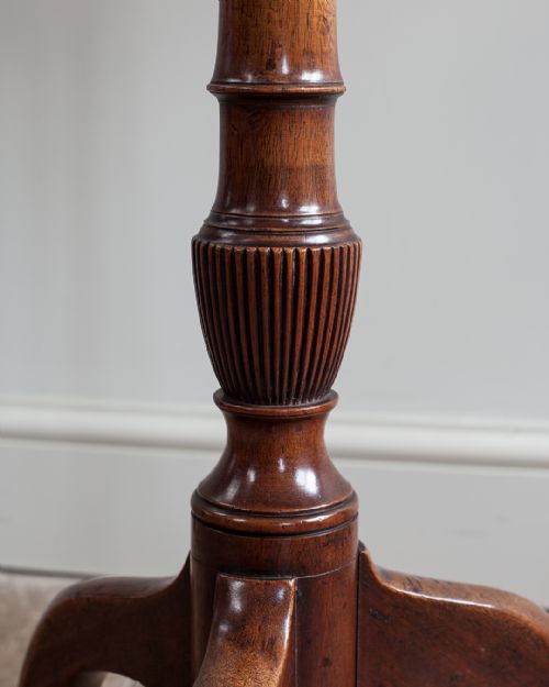 GEORGE III MAHOGANY OCTAGONAL LAMP TABLE - ADDITIONAL PHOTO 5