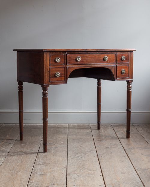 regency mahogany dressing table - CATEGORY: ANTIQUE CHEST OF DRAWERS - DATED 19TH CENTURY