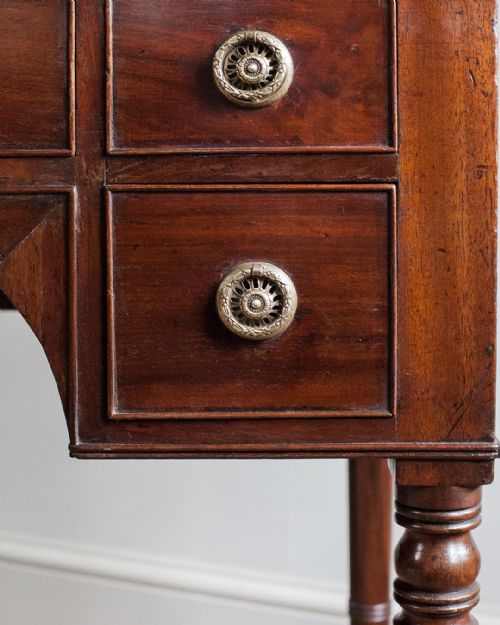 REGENCY MAHOGANY DRESSING TABLE - ADDITIONAL PHOTO 4
