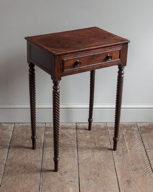 LOVELY QUALITY REGENCY MAHOGANY WORK TABLE - ADDITIONAL PHOTO 2