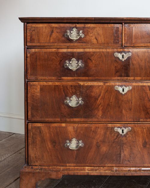 GEORGE II WALNUT CHEST OF DRAWERS - ADDITIONAL PHOTO 2