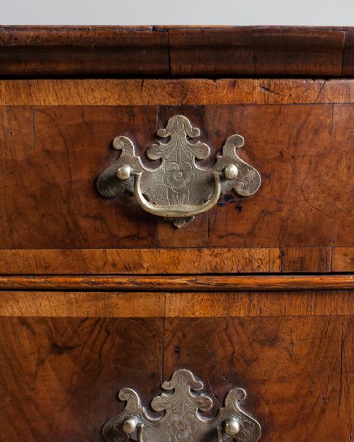 GEORGE II WALNUT CHEST OF DRAWERS - ADDITIONAL PHOTO 3