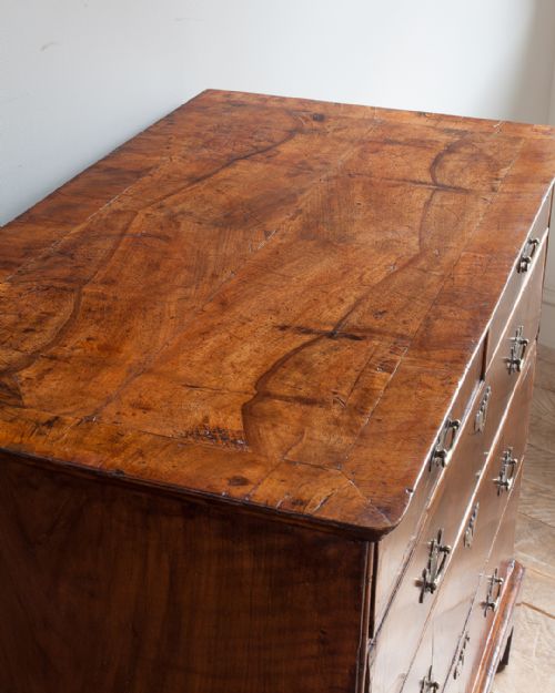 GEORGE II WALNUT CHEST OF DRAWERS - ADDITIONAL PHOTO 5