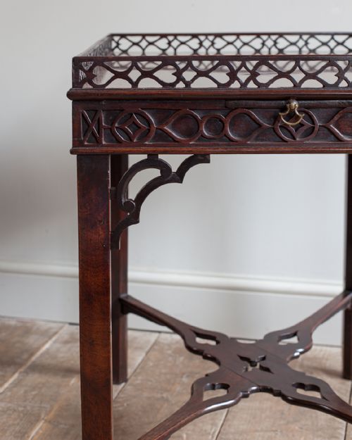CHIPPENDALE PERIOD MAHOGANY SILVER TABLE - ADDITIONAL PHOTO 6