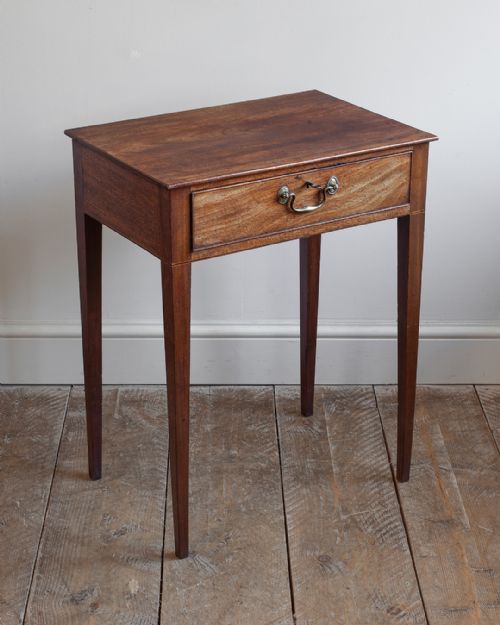 SMALL GEORGIAN MAHOGANY SIDE TABLE - ADDITIONAL PHOTO 2