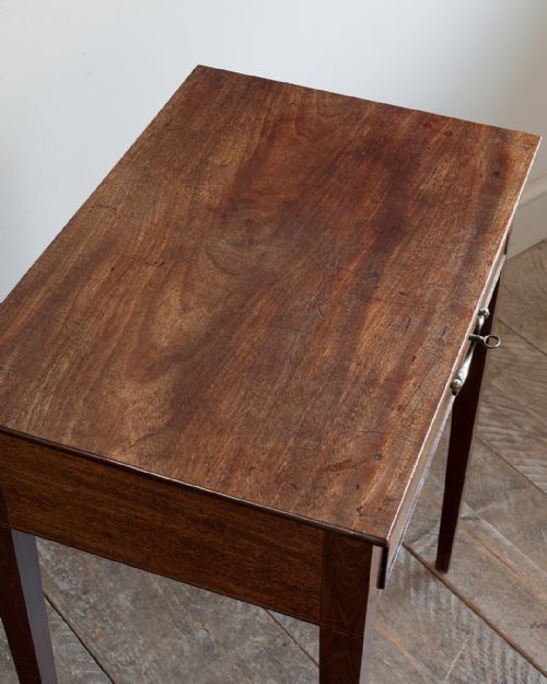 SMALL GEORGIAN MAHOGANY SIDE TABLE - ADDITIONAL PHOTO 4