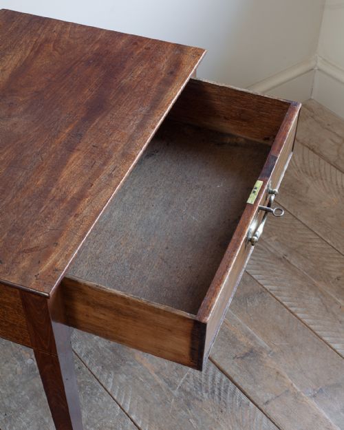 SMALL GEORGIAN MAHOGANY SIDE TABLE - ADDITIONAL PHOTO 7