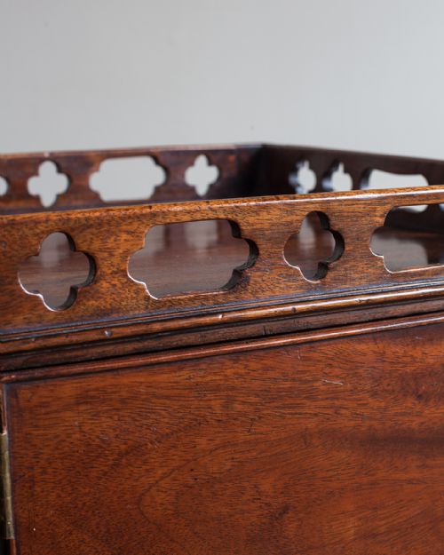 GEORGIAN MAHOGANY NIGHTSTAND - ADDITIONAL PHOTO 4