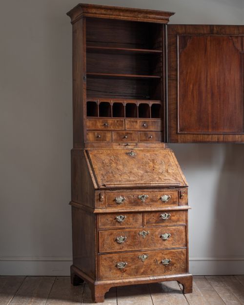 GEORGE I WALNUT BUREAU BOOKCASE - ADDITIONAL PHOTO 4