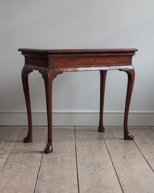 george ii mahogany silver table - CATEGORY: ANTIQUE TABLES - DATED 18TH CENTURY
