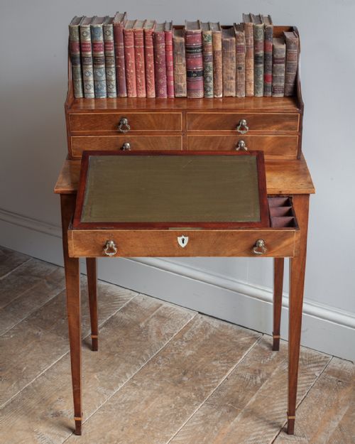 ELEGANT GOLDEN MAHOGANY CHEVERET TABLE - ADDITIONAL PHOTO 5