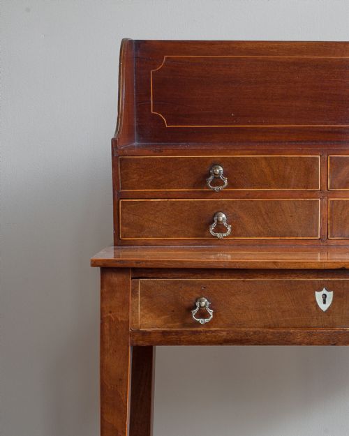 ELEGANT GOLDEN MAHOGANY CHEVERET TABLE - ADDITIONAL PHOTO 8