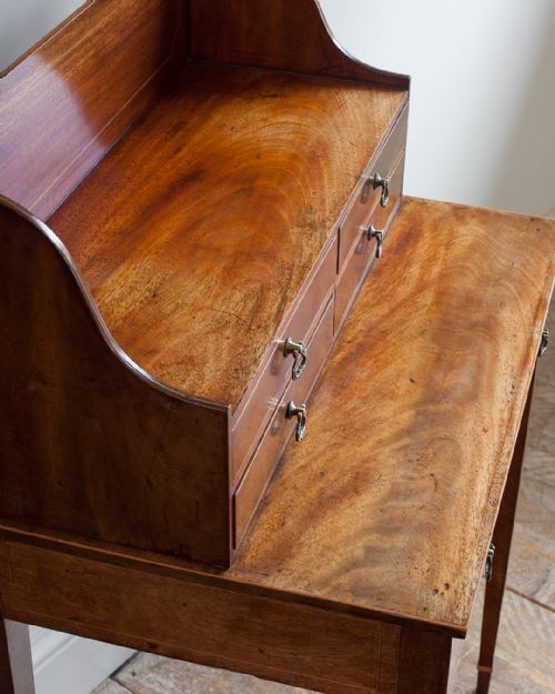 ELEGANT GOLDEN MAHOGANY CHEVERET TABLE - ADDITIONAL PHOTO 9