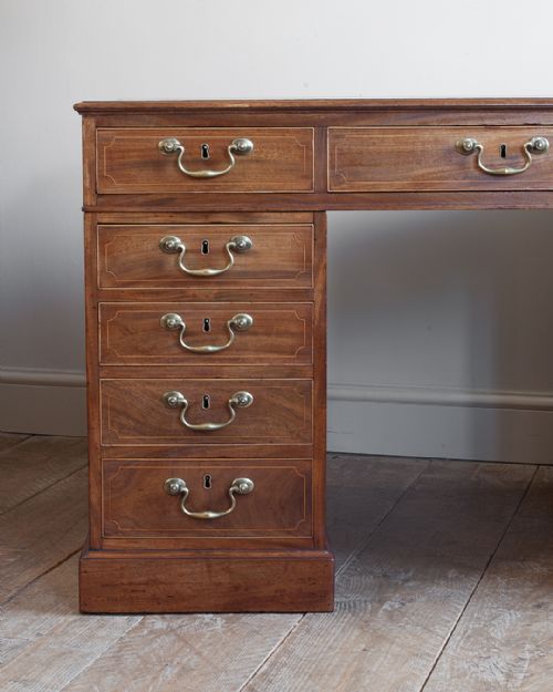 19TH CENTURY MAHOGANY PEDESTAL DESK - ADDITIONAL PHOTO 2