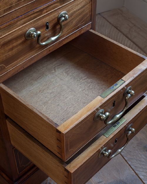 19TH CENTURY MAHOGANY PEDESTAL DESK - ADDITIONAL PHOTO 7