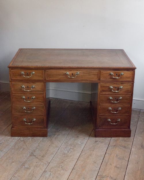 19TH CENTURY MAHOGANY PEDESTAL DESK - ADDITIONAL PHOTO 9
