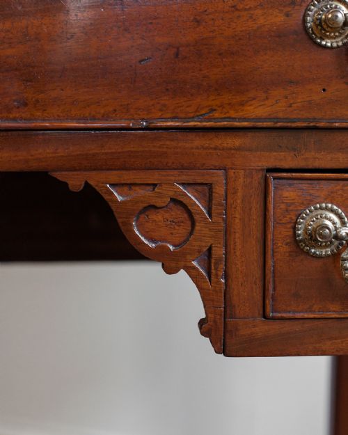 GEORGIAN MAHOGANY LOWBOY - ADDITIONAL PHOTO 4