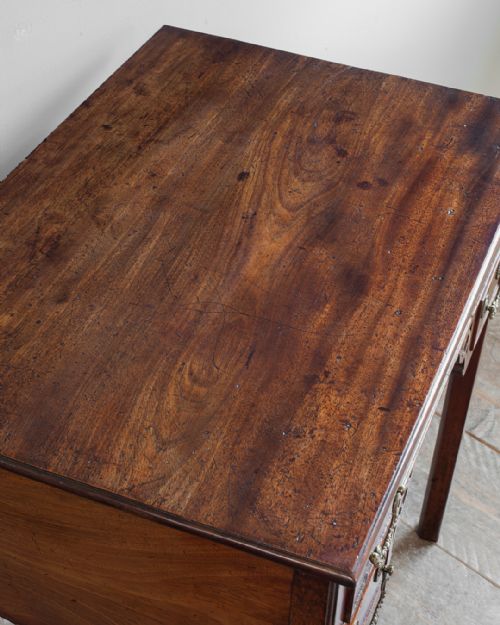 GEORGIAN MAHOGANY LOWBOY - ADDITIONAL PHOTO 6