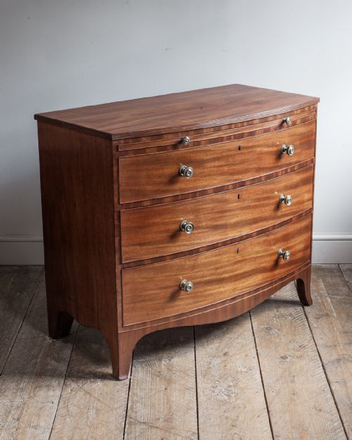 REGENCY MAHOGANY BOWFRONT CHEST OF DRAWERS - ADDITIONAL PHOTO 1