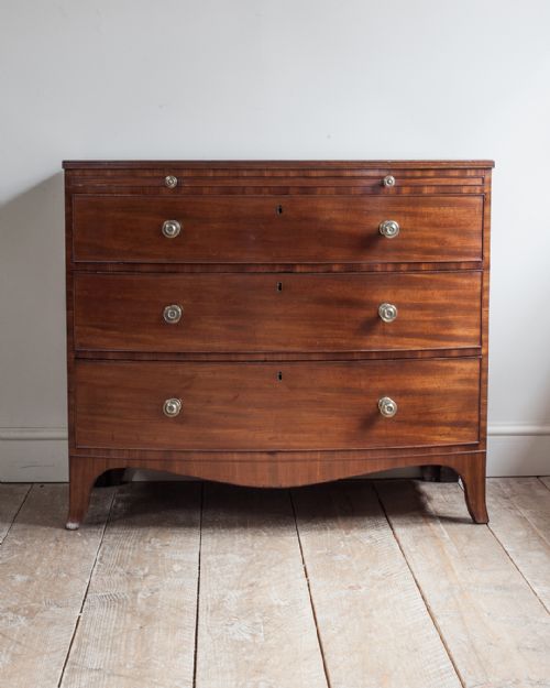 REGENCY MAHOGANY BOWFRONT CHEST OF DRAWERS - ADDITIONAL PHOTO 3