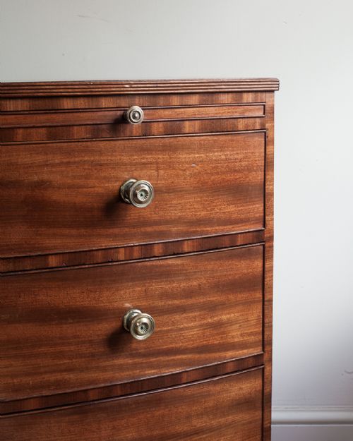 REGENCY MAHOGANY BOWFRONT CHEST OF DRAWERS - ADDITIONAL PHOTO 4