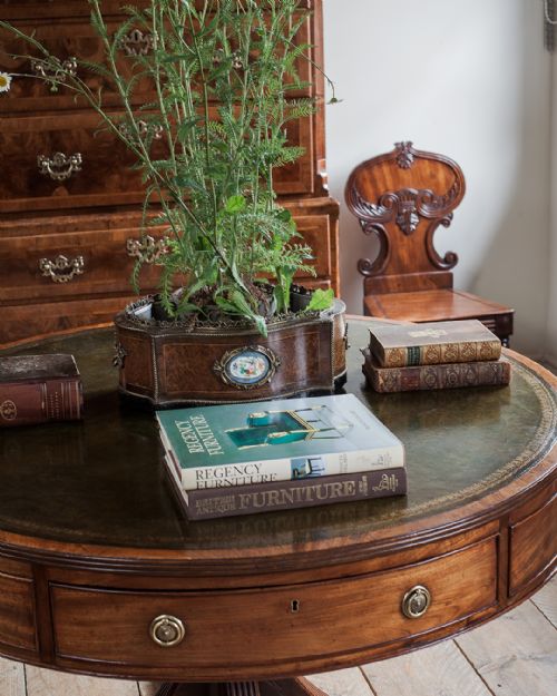 SUPERB REGENCY MAHOGANY DRUM TABLE - ADDITIONAL PHOTO 9