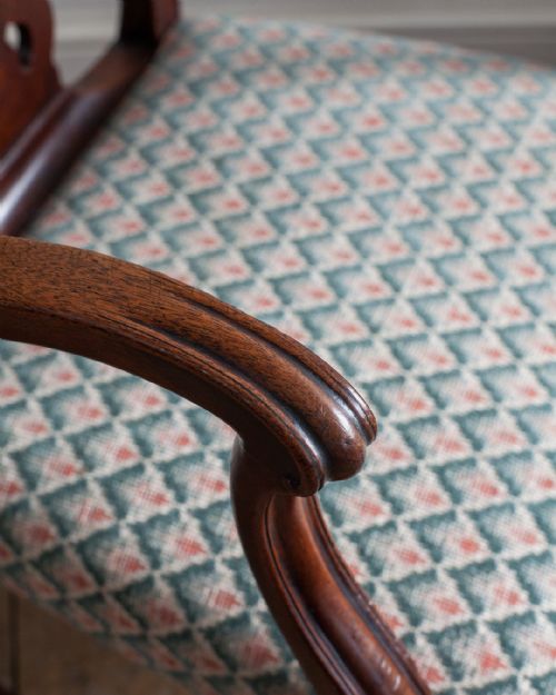 HEPPLEWHITE PERIOD MAHOGANY ARM CHAIR - ADDITIONAL PHOTO 7