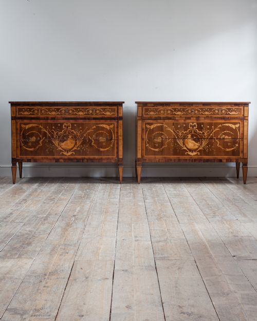 EXCEPTIONAL PAIR OF LATE 18TH CENTURY NORTH ITALIAN WALNUT AND KINGWOOD COMMODES - ADDITIONAL PHOTO 1