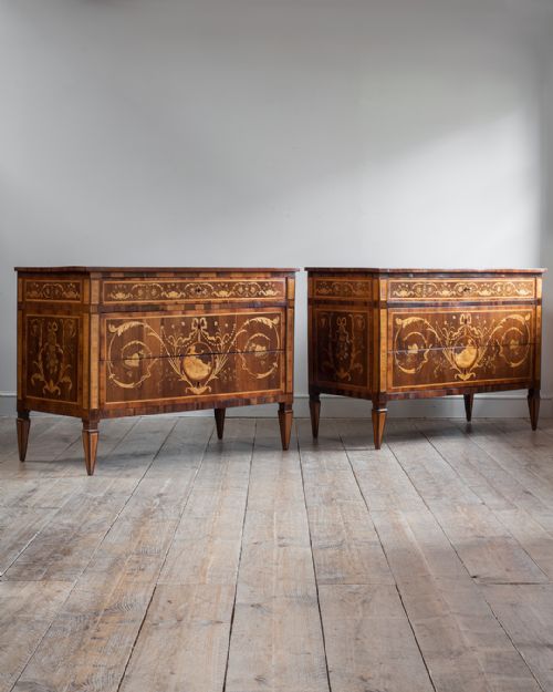 EXCEPTIONAL PAIR OF LATE 18TH CENTURY NORTH ITALIAN WALNUT AND KINGWOOD COMMODES - ADDITIONAL PHOTO 2