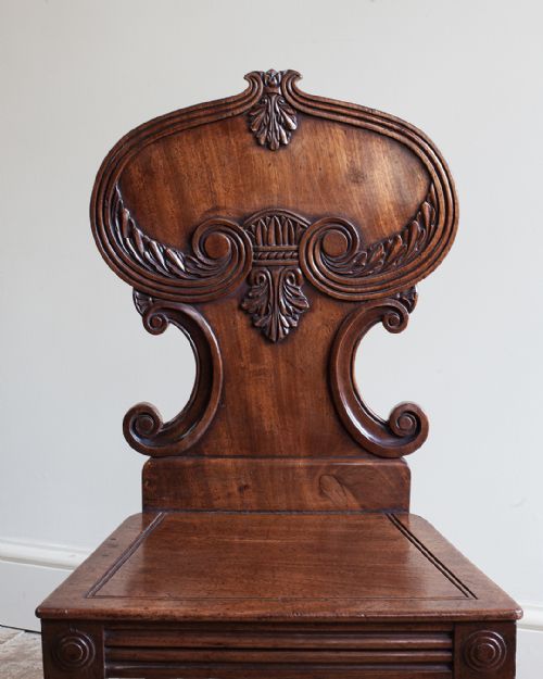 ATTRACTIVE PAIR OF REGENCY MAHOGANY HALL CHAIRS - ADDITIONAL PHOTO 4