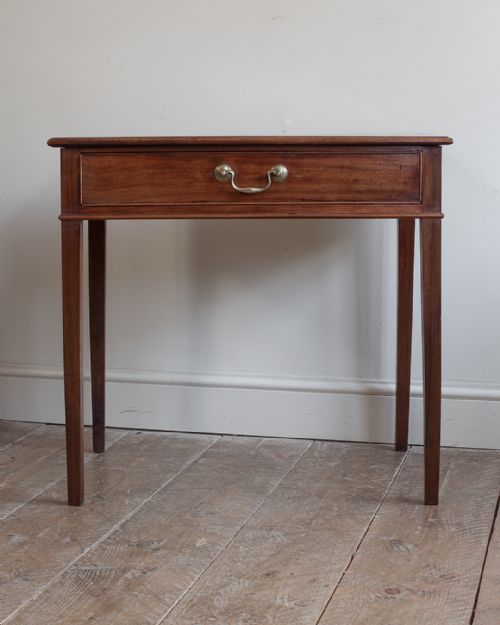 BEAUTIFUL 18TH CENTURY SIDE TABLE - ADDITIONAL PHOTO 2