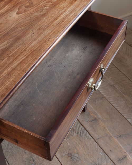 BEAUTIFUL 18TH CENTURY SIDE TABLE - ADDITIONAL PHOTO 6