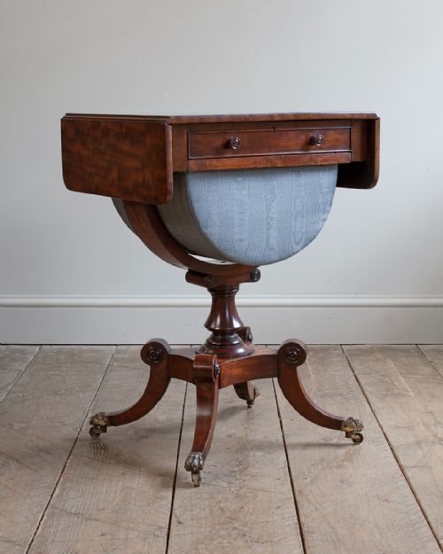 Fine quality Regency mahogany work table