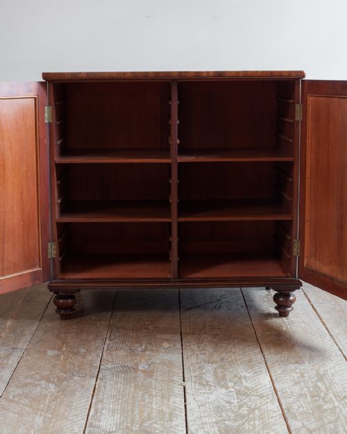 19TH CENTURY MAHOGANY SIDE CABINET - ADDITIONAL PHOTO 3