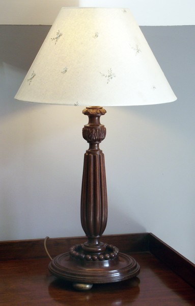 Nineteenth century mahogany lamp