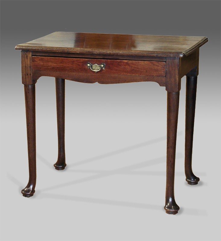 Georgian mahogany pad foot side table