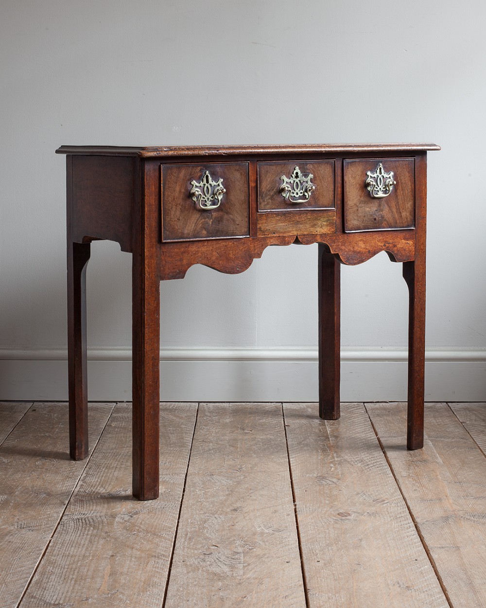 Georgian mahogany lowboy