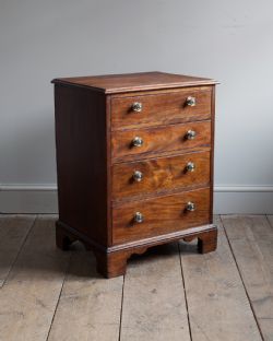 SMALL 19TH CENTURY CHEST OF DRAWERS