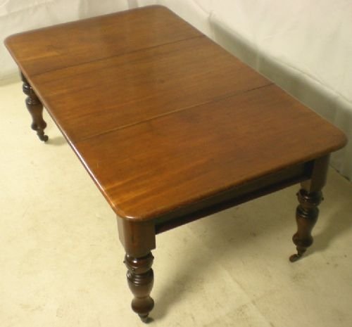 Victorian Mahogany Extending Dining Table to Seat Eight